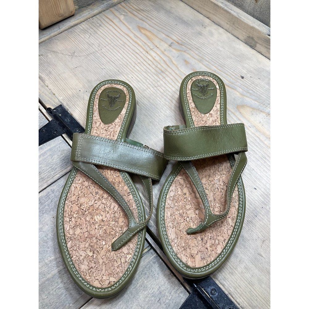 FRYE Boots Chelsea Thong Olive Green Sandals 6.5M Slip On - Picture 2 of 7